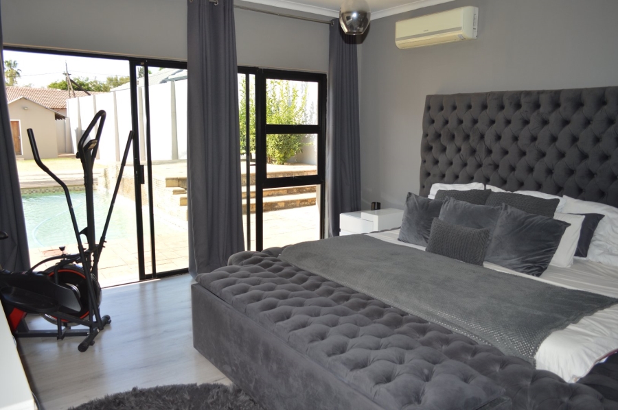 4 Bedroom Property for Sale in Wilkoppies North West